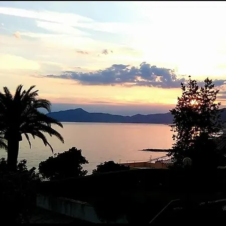 La Terrazza Sul Mare Apartment *