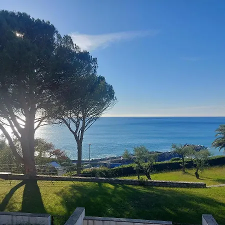 La Terrazza Sul Mare Apartment *