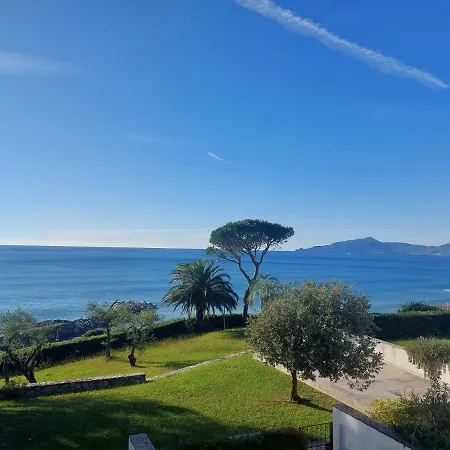 Apartment La Terrazza Sul Mare *